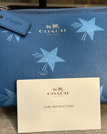 Coach Corner Zip Wristlet – Star Canyon Print Blue Leather (F64239)